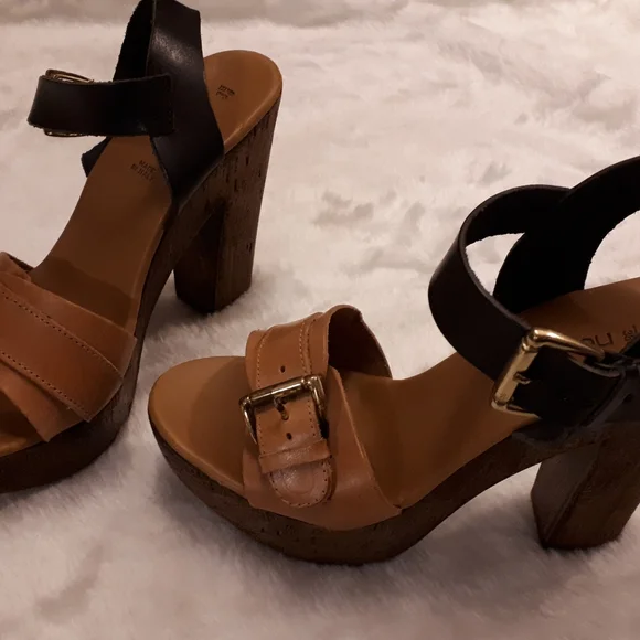 Ladies Sandals!! - Picture 4 of 6